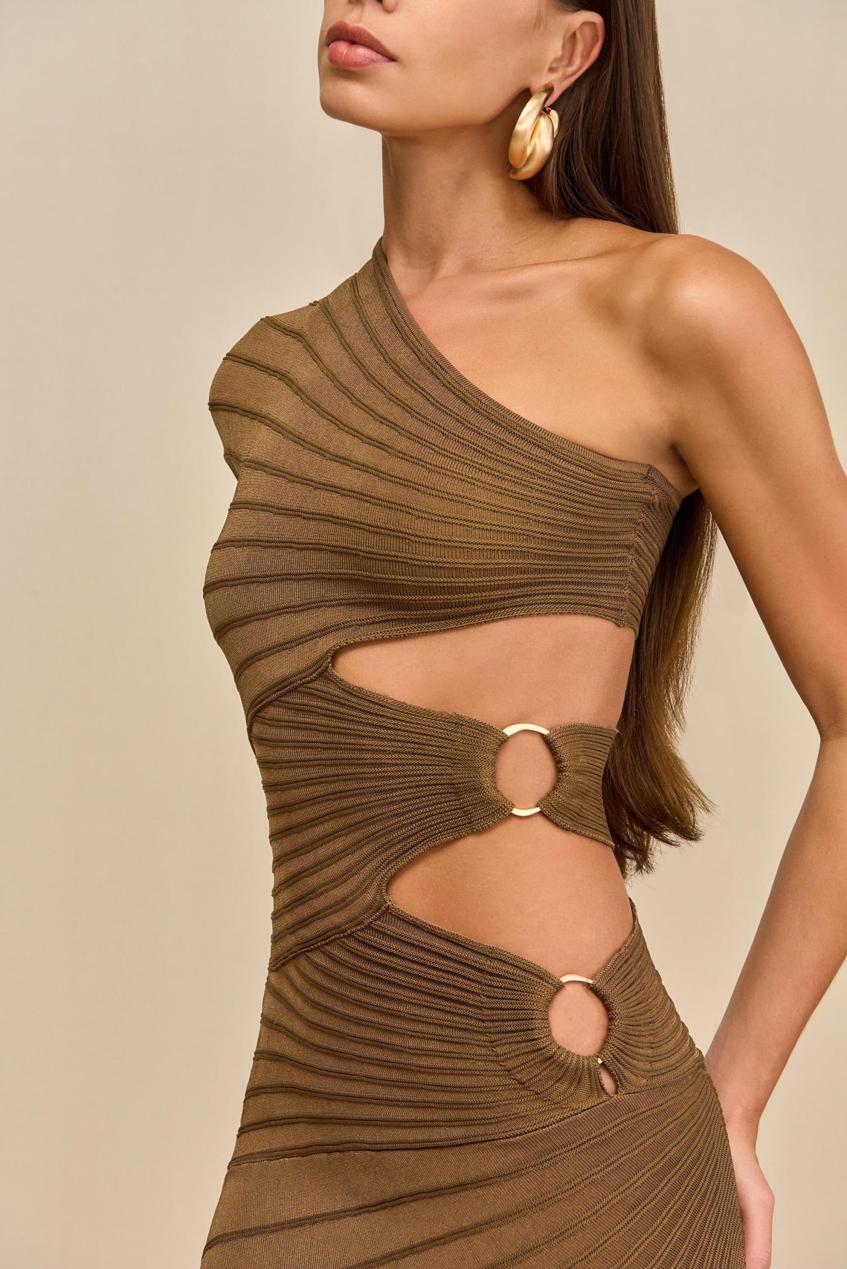 250903_DR_CG_23_LURENZ_DRESS_AFFOGATO_0021_WEBBED-scaled