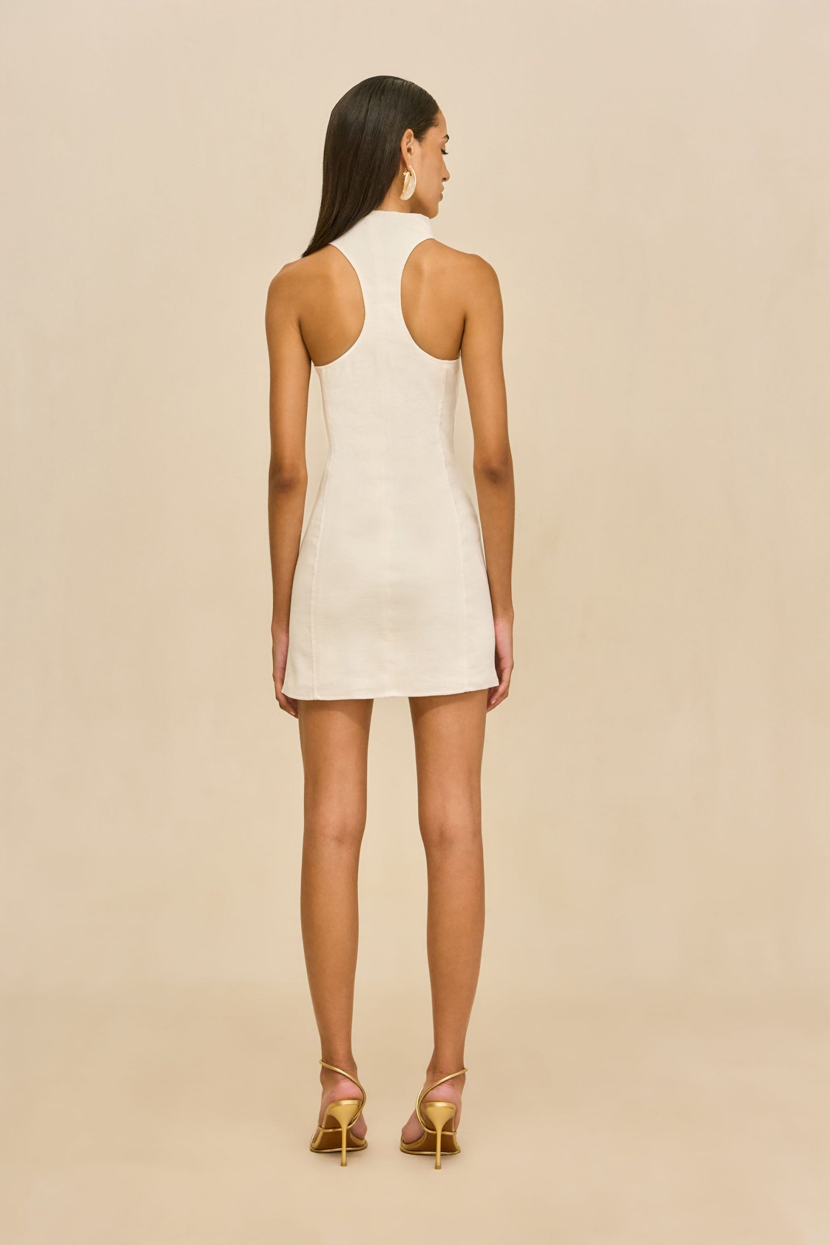 260121_DR_CG_SP_HS26_RESHT_133_AKAIA_DRESS_WHT_0047_WEBBED-scaled