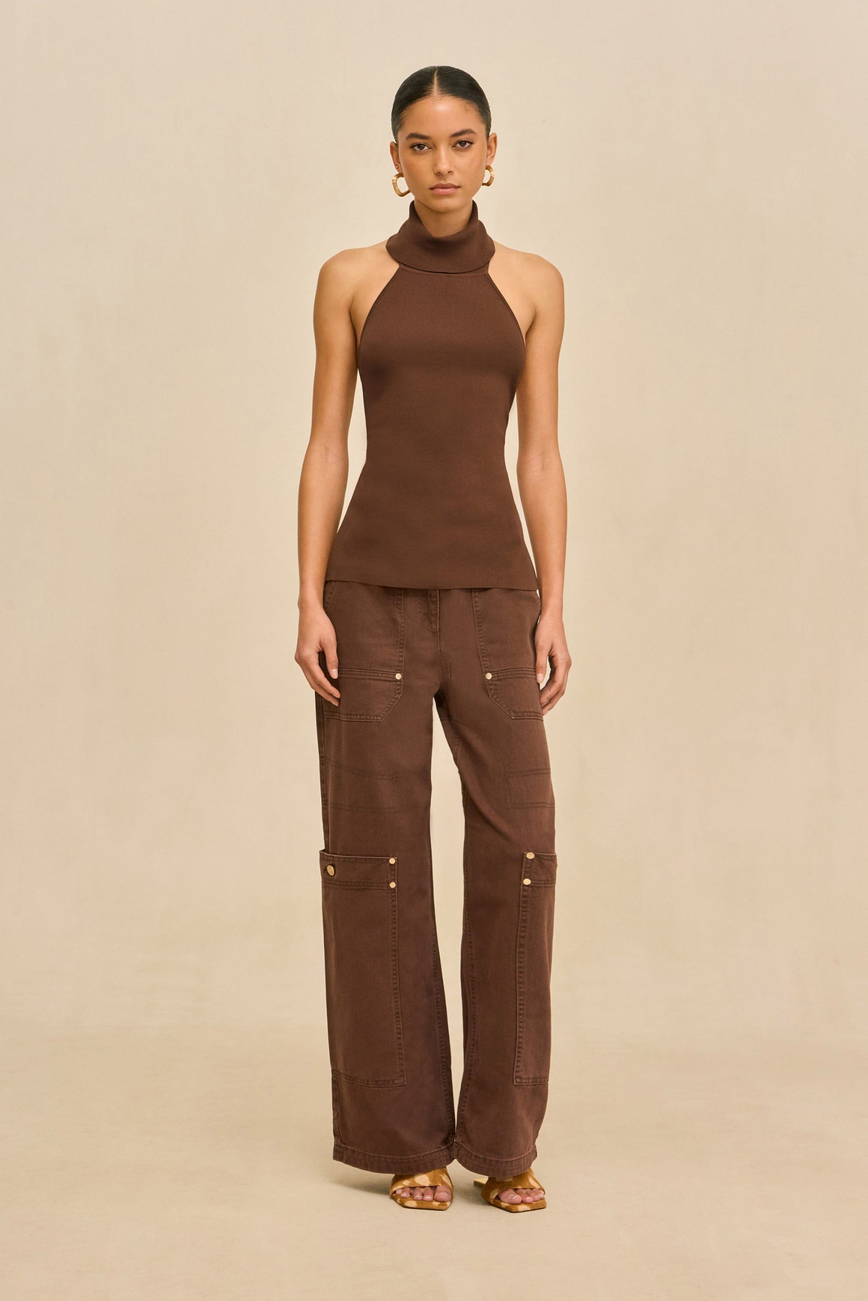 260121_DR_CG_SP_HS26_RESHT_140_WAKE_KNIT_TOP_BRN_0032-scaled