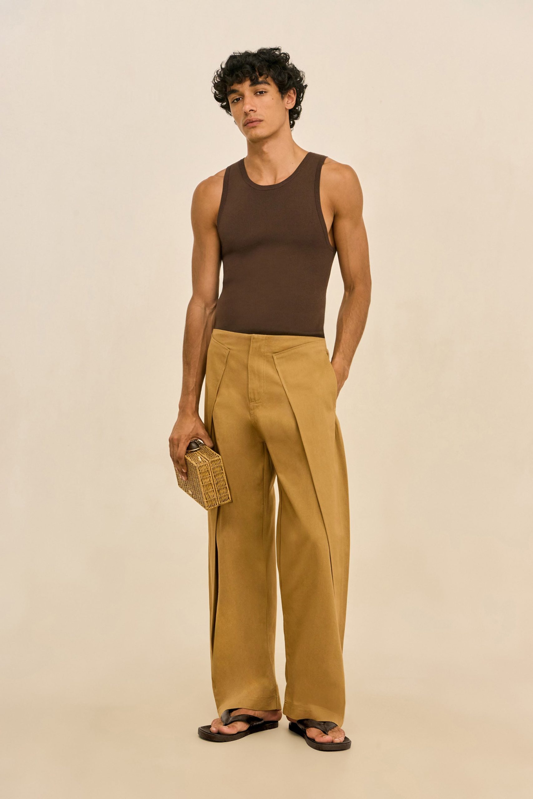 ELIOTTANK_NINOPANT_260521_DR_CULT_GAIA_MENS_R27_12_RESHOOTS_0874_47c95109-8a27-45f4-9dd5-7d6171bb5256-scaled