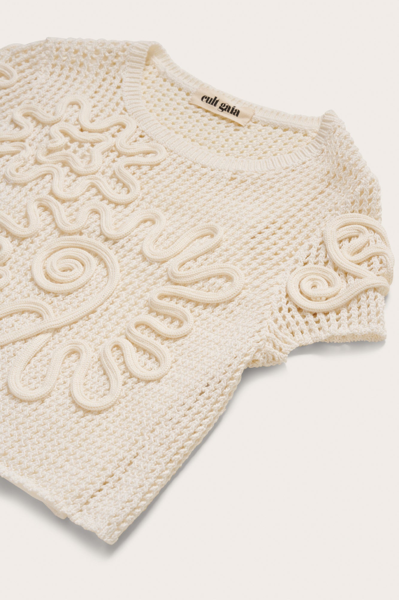 IleanaOffWhiteDetail1